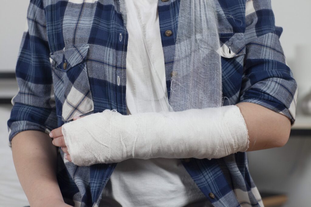 一人親方は労災の休業補償では足らないことを知っていますか?